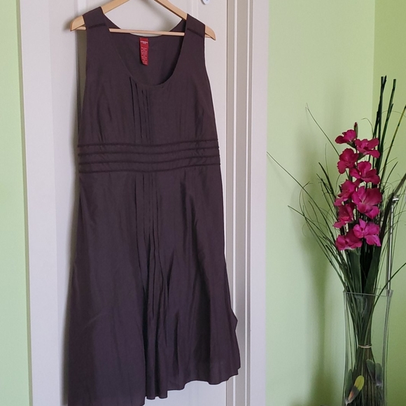 Brown tea length dress - Picture 1 of 8